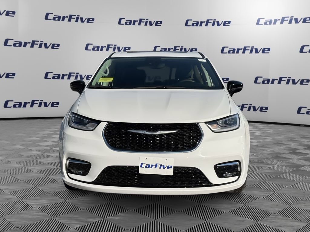 Used 2024 Chrysler Pacifica Limited image 9