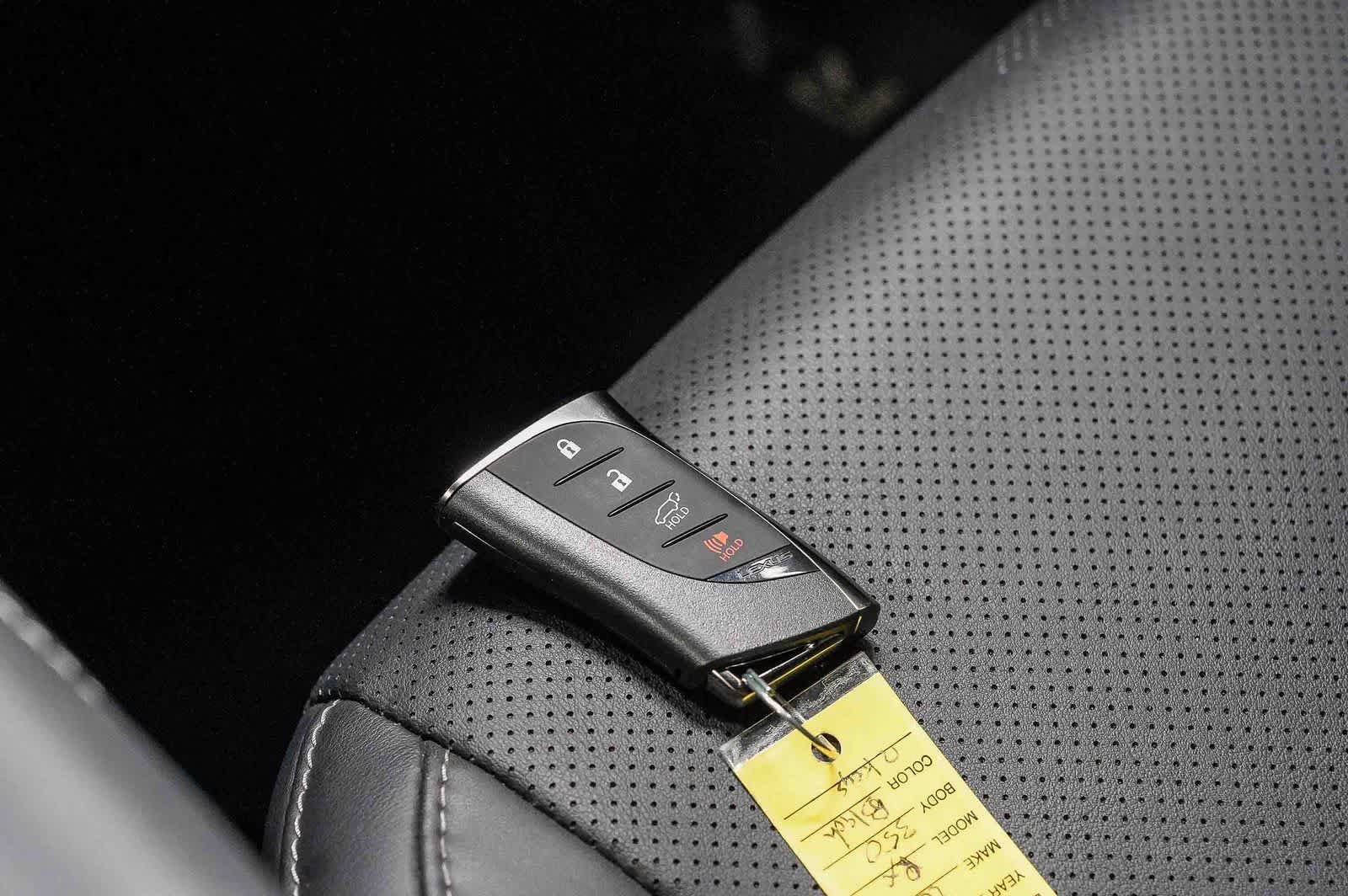 Used 2025 Lexus RX 350 Premium w/ Convenience Package FWD image 27