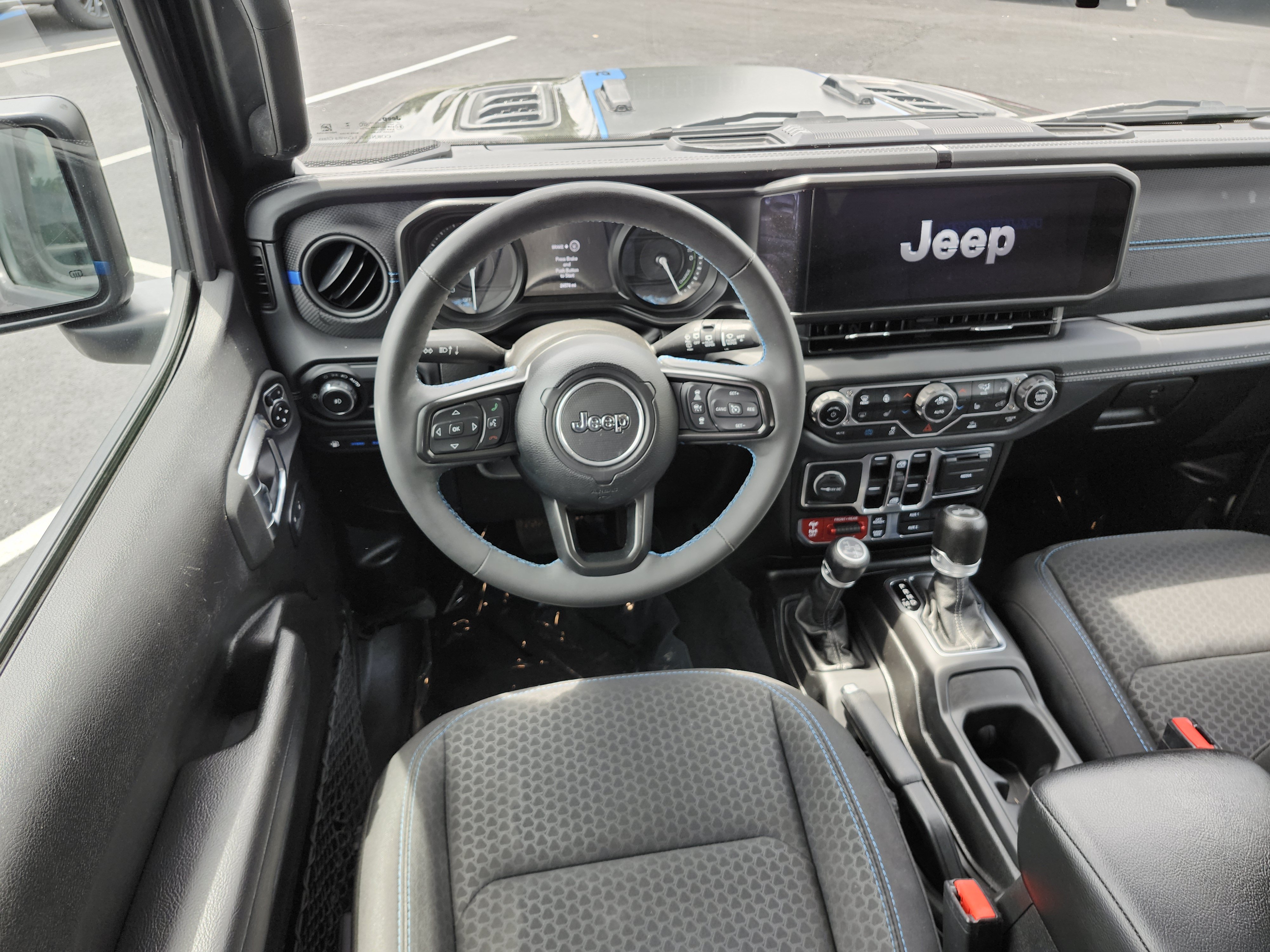 Used 2024 Jeep Wrangler Unlimited Rubicon 4xe w/ Convenience Group AWD/4WD image 27