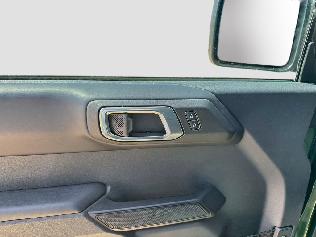 Used 2025 Ford Bronco Outer Banks AWD/4WD image 9