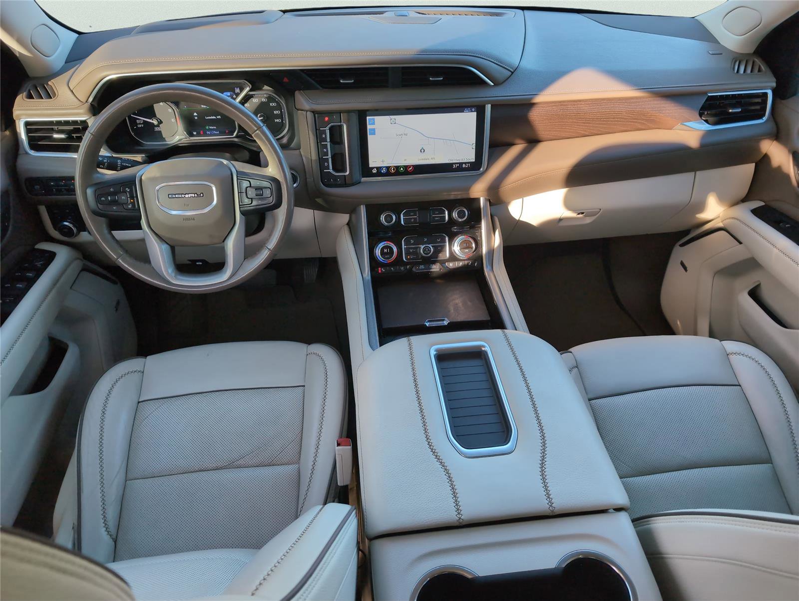 Used 2021 GMC Yukon Denali w/ Denali Premium Package image 28