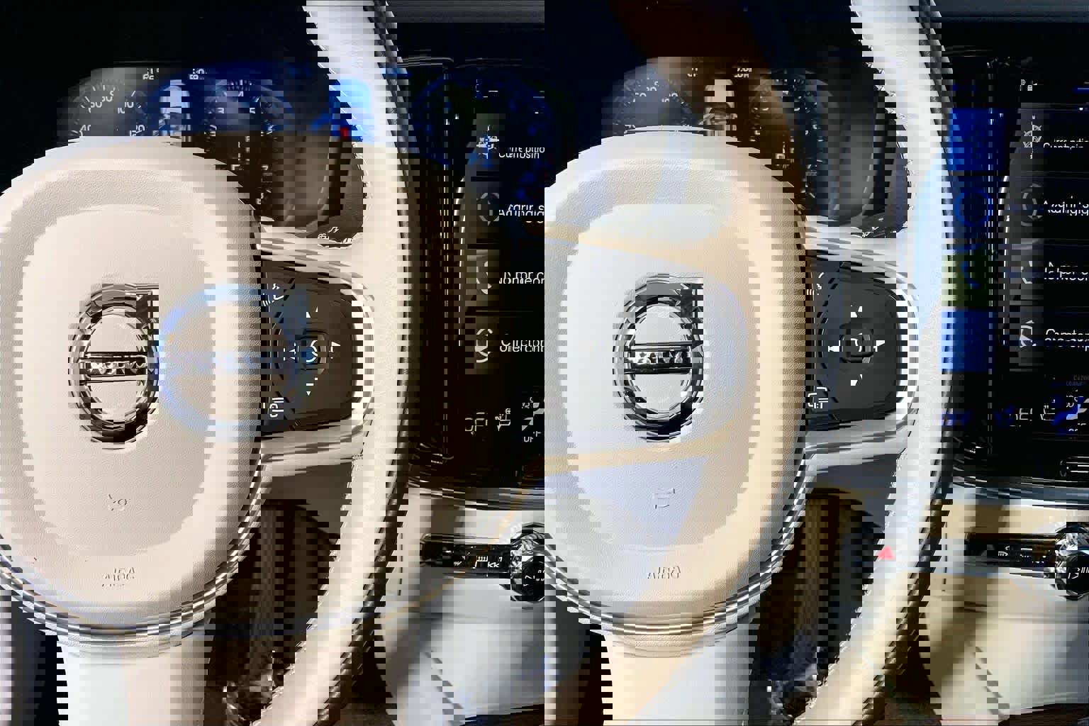 Used 2022 Volvo S60 B5 Momentum w/ Premium Package image 24