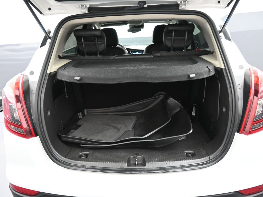 Used 2021 Buick Encore Preferred w/ Safety Package II image 22