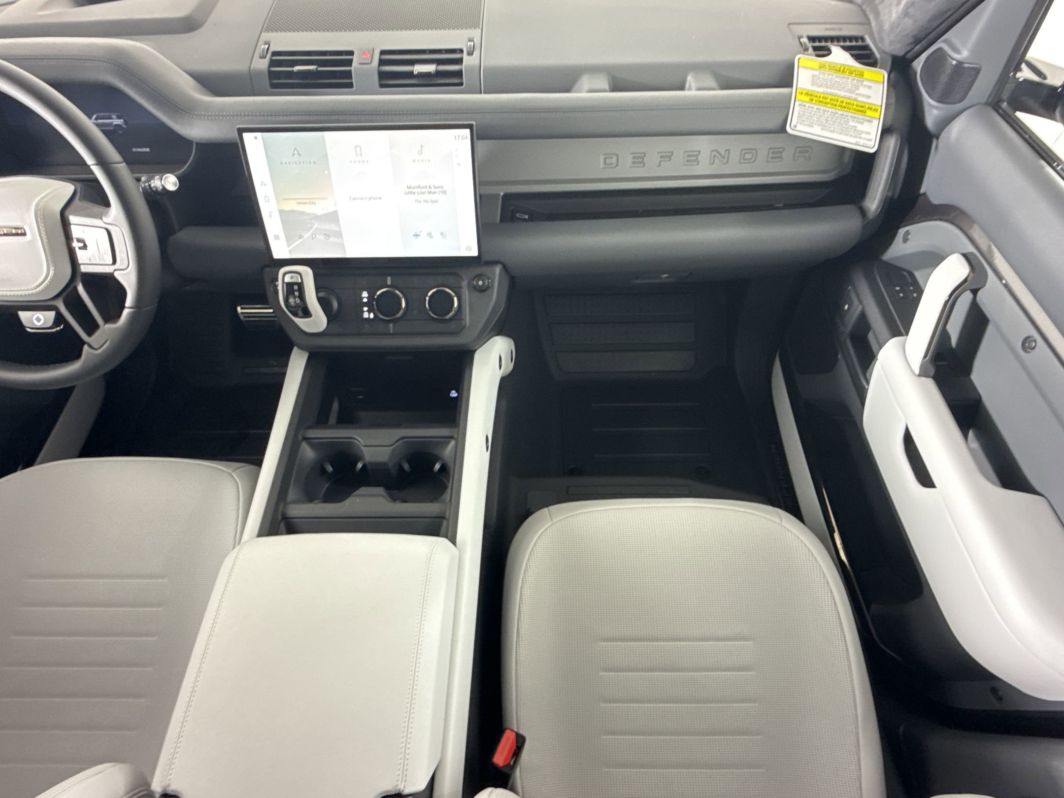 New 2026 Land Rover Defender 110 OCTA image 27