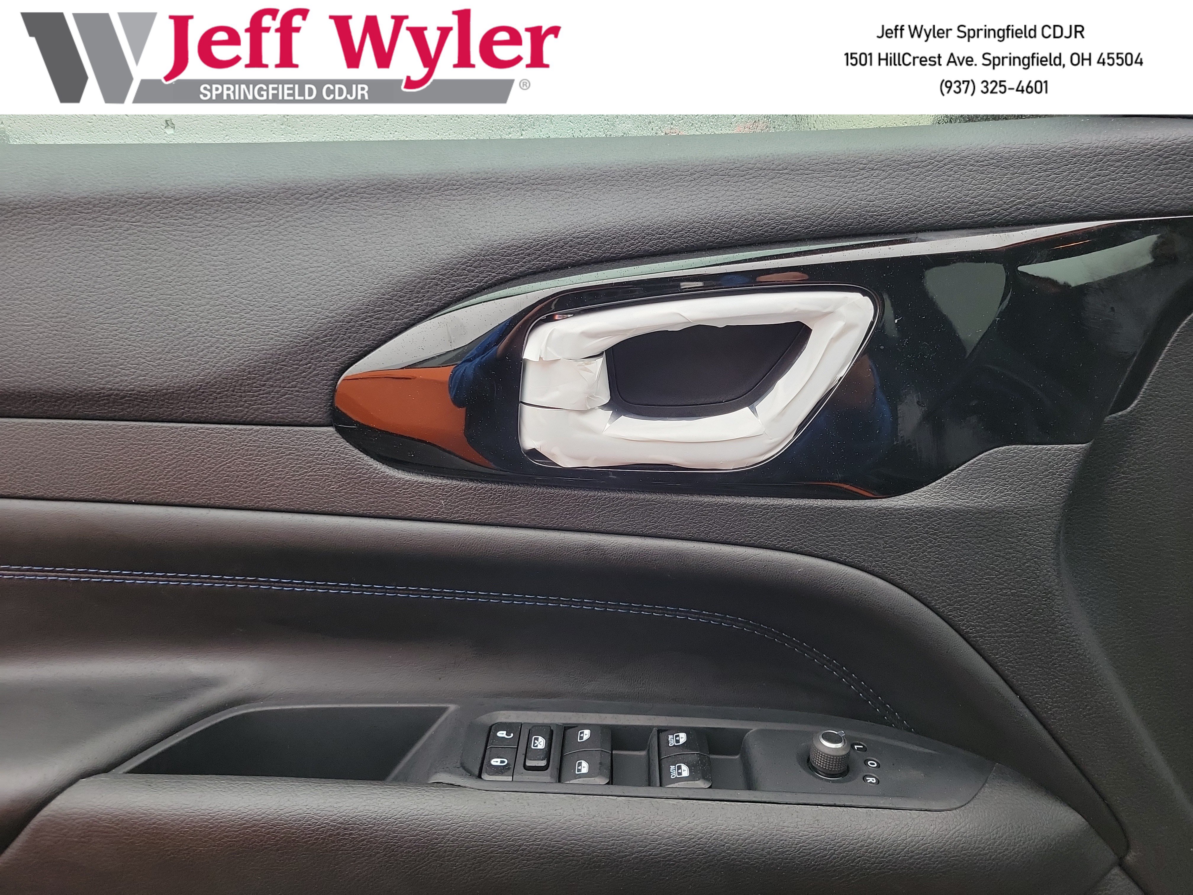 New 2026 Jeep Compass Latitude AWD/4WD image 14
