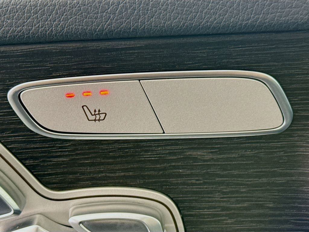 Used 2021 Mercedes-Benz C 300 4MATIC Sedan image 21