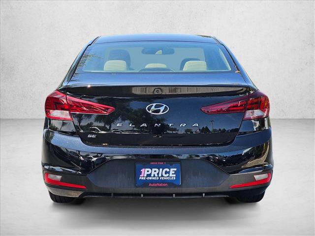 Used 2020 Hyundai Elantra SE w/ Winter Weather Package image 7