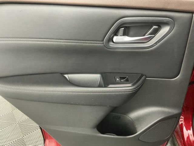 Used 2023 Nissan Rogue SV w/ SV Premium B Package image 9