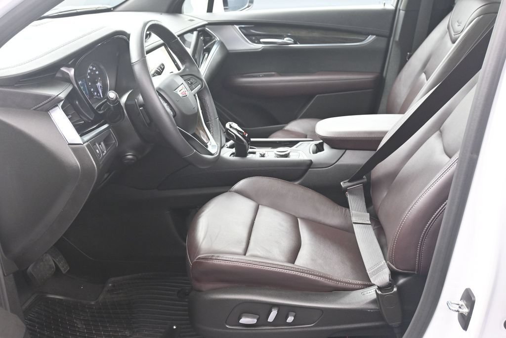 Certified 2024 Cadillac XT6 Premium Luxury AWD/4WD image 10