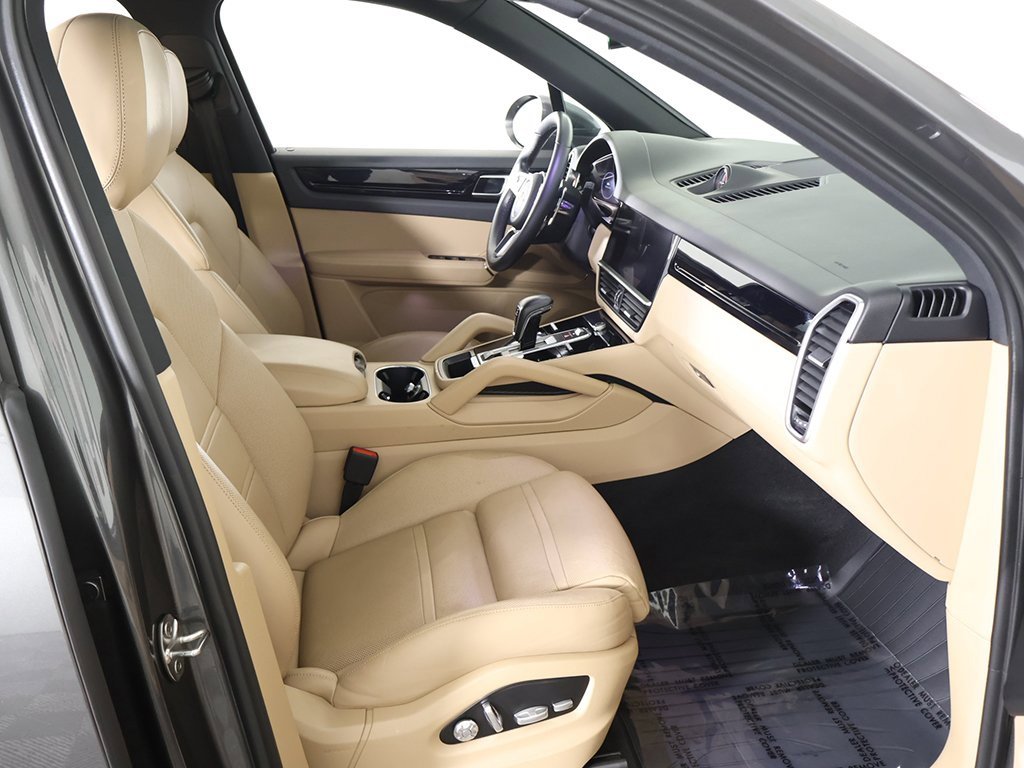 Used 2020 Porsche Cayenne image 35