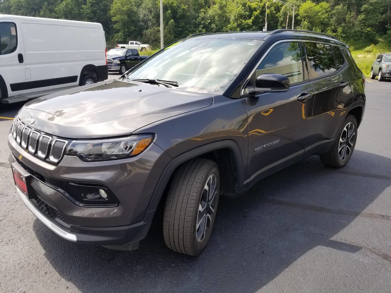 Certified 2022 Jeep Compass Limited image 3