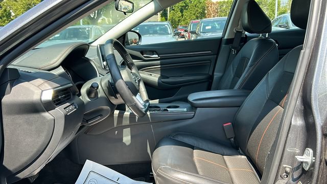 Certified 2022 Nissan Altima 2.5 SR w/ Midnight Edition Package AWD/4WD image 10