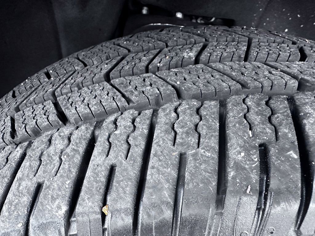 Used 2020 Cadillac Escalade Luxury image 16