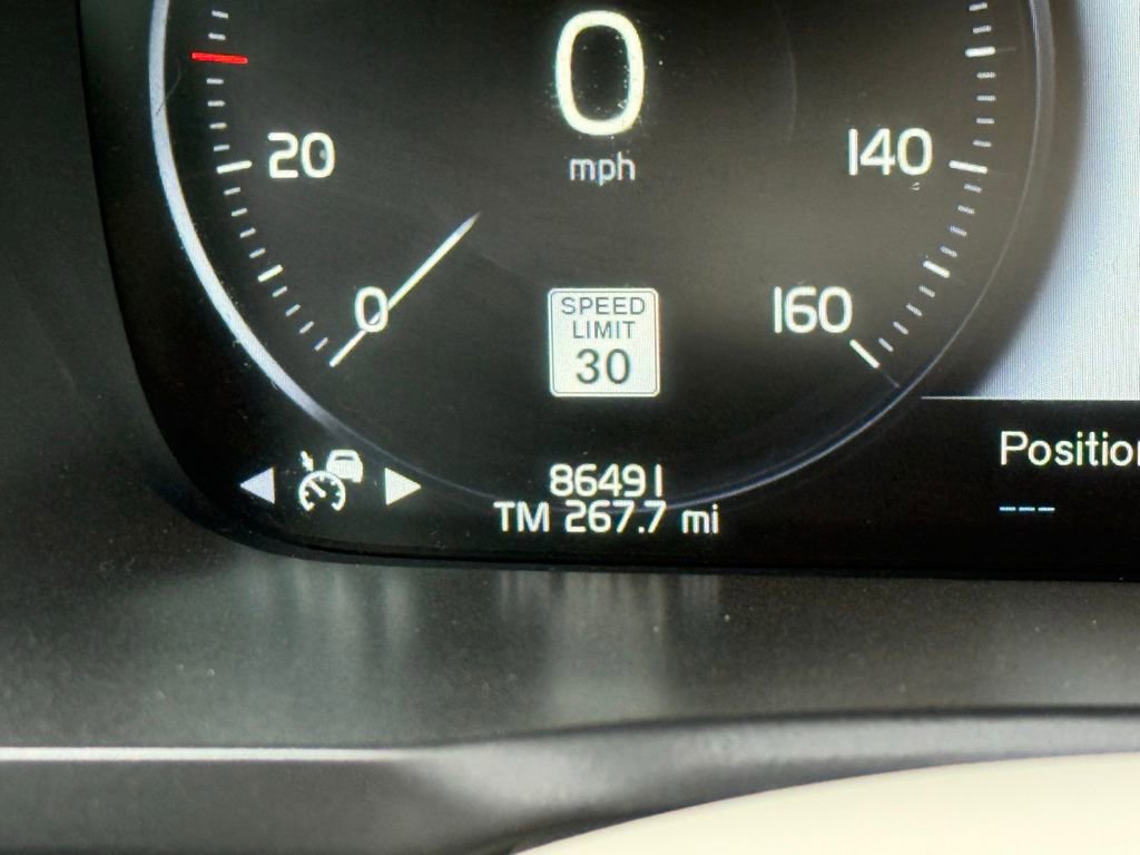 Used 2018 Volvo XC90 T5 Momentum w/ Convenience Package AWD/4WD image 35