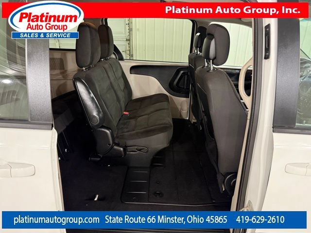 Used 2017 Dodge Grand Caravan SE FWD image 34