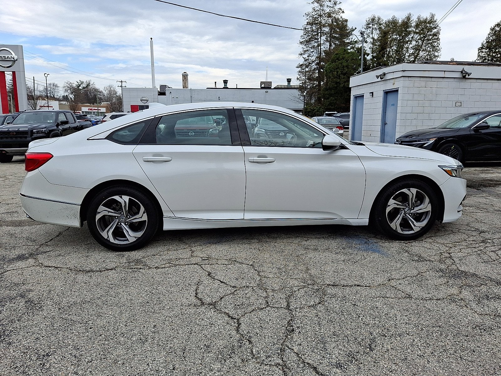 Used 2019 Honda Accord EX image 7