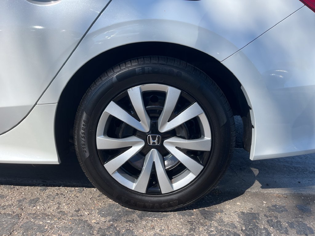 Certified 2022 Honda Civic LX image 30