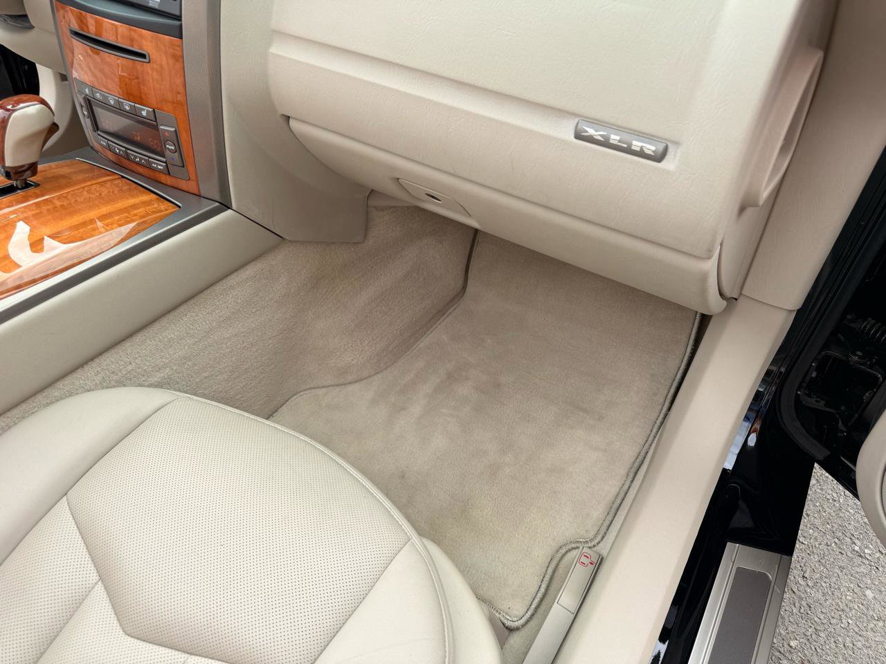 Used 2006 Cadillac XLR image 18