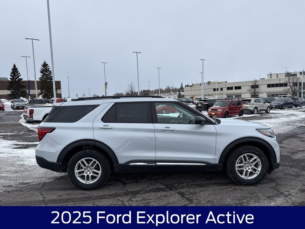 Used 2025 Ford Explorer Active image 6