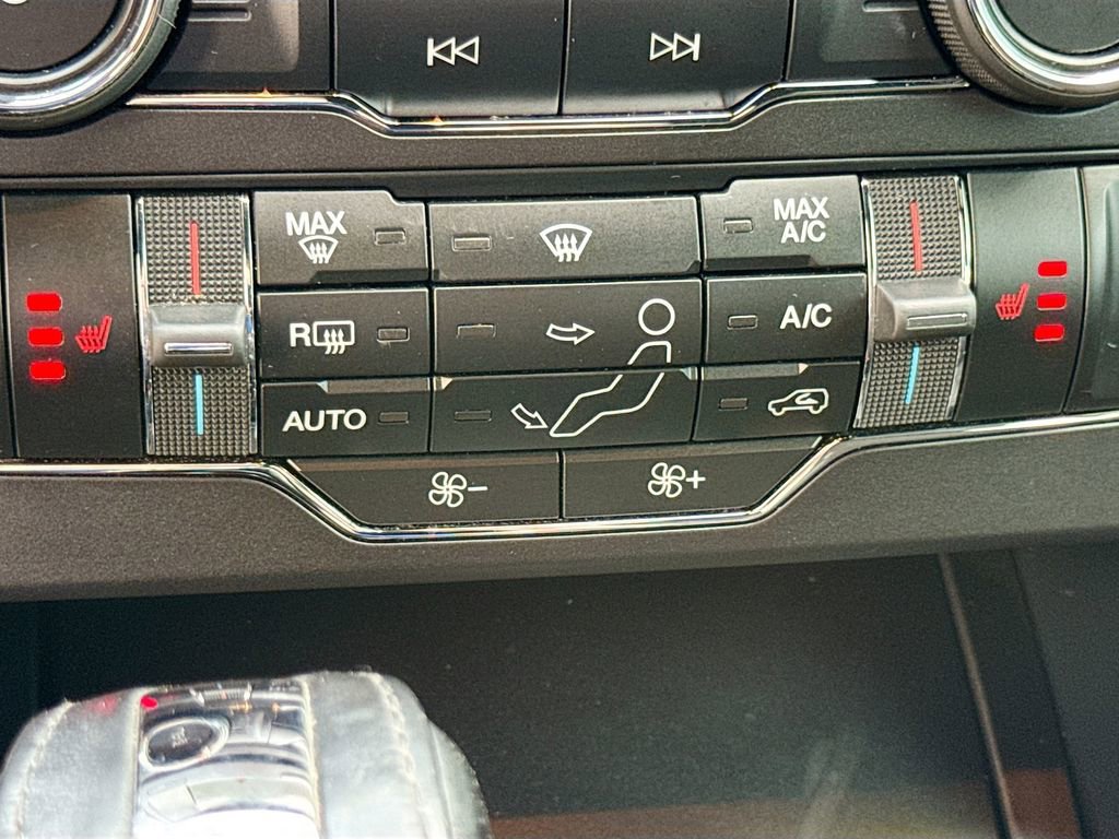 Used 2018 Ford Explorer XLT w/ Equipment Group 202A image 20