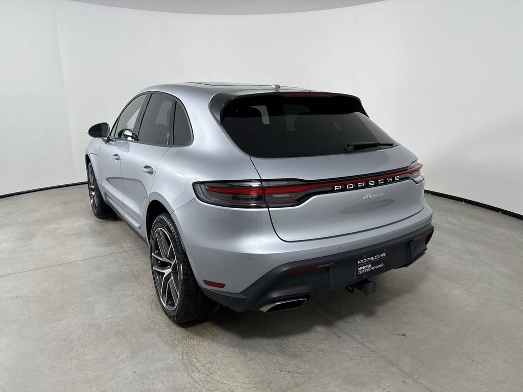 Certified 2025 Porsche Macan image 3