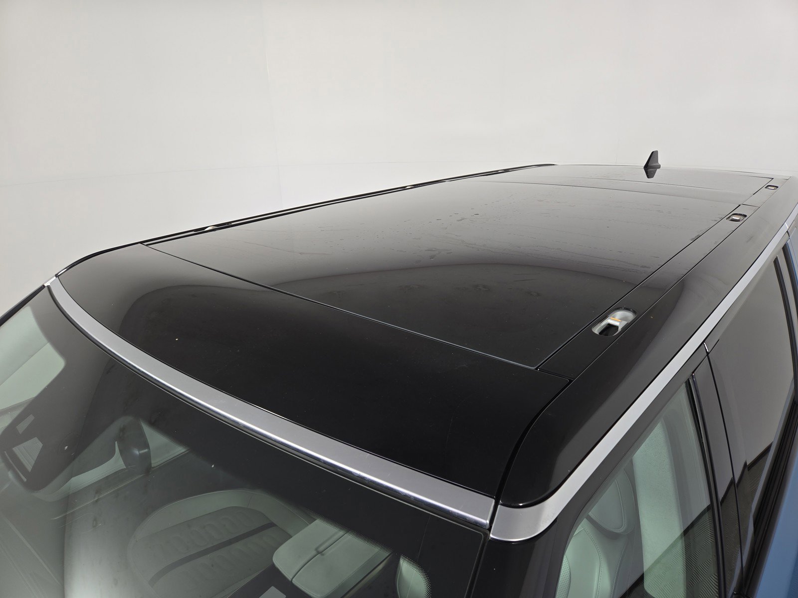 Used 2024 Rivian R1S Adventure AWD/4WD image 13