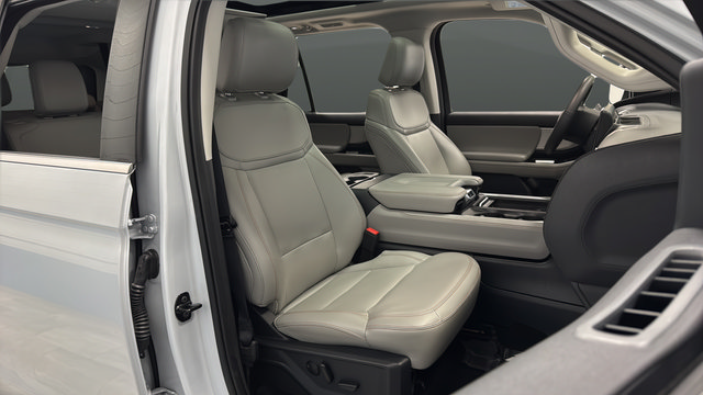 Used 2025 Ford Expedition Max Active AWD/4WD image 23