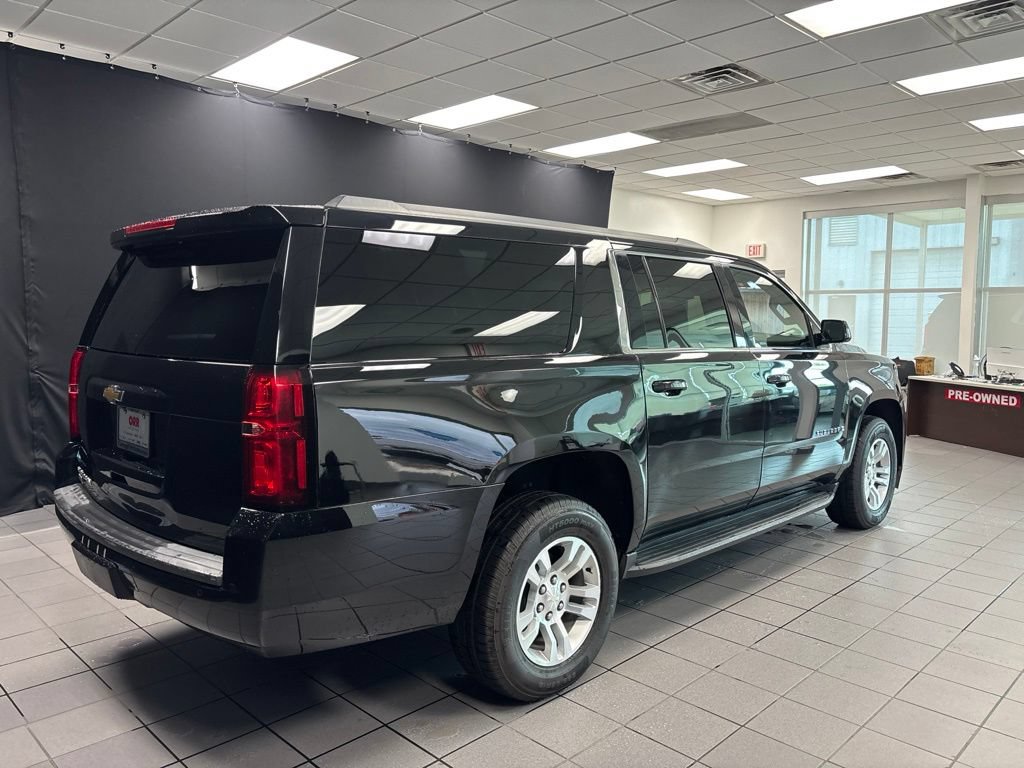 Used 2019 Chevrolet Suburban LT RWD image 3