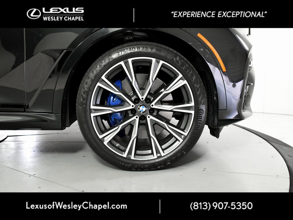 Used 2022 BMW X7 M50i w/ Luxury Seating Package image 5