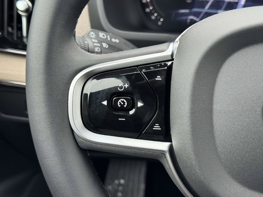 New 2026 Volvo XC90 B6 Plus AWD/4WD image 9