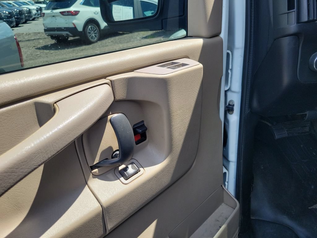 Used 2012 GMC Savana 1500 RWD image 19