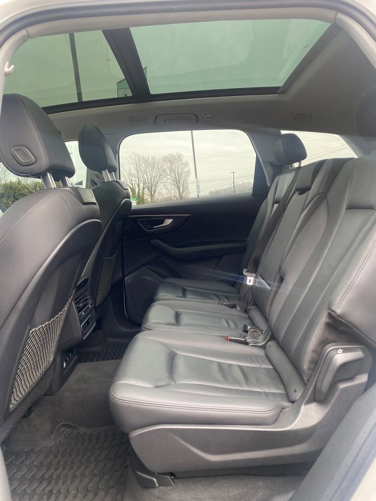 Used 2022 Audi Q7 3.0T Premium image 10