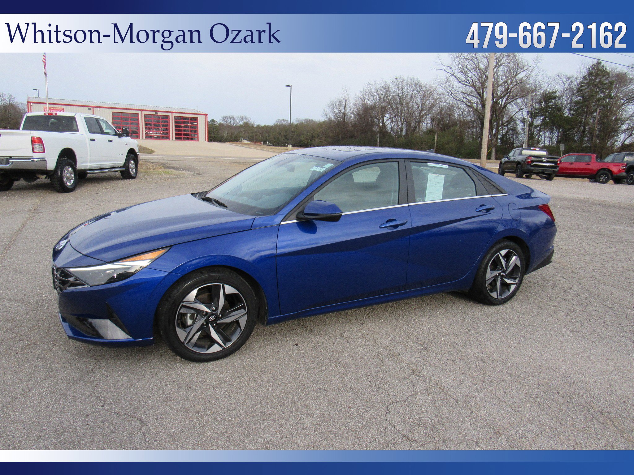 Used 2023 Hyundai Elantra Limited w/ Preferred Accessory Package image 4