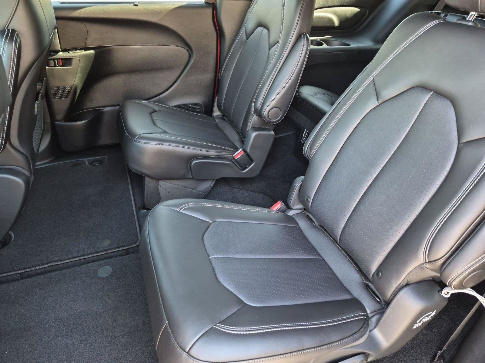 New 2026 Chrysler Voyager LX FWD image 12
