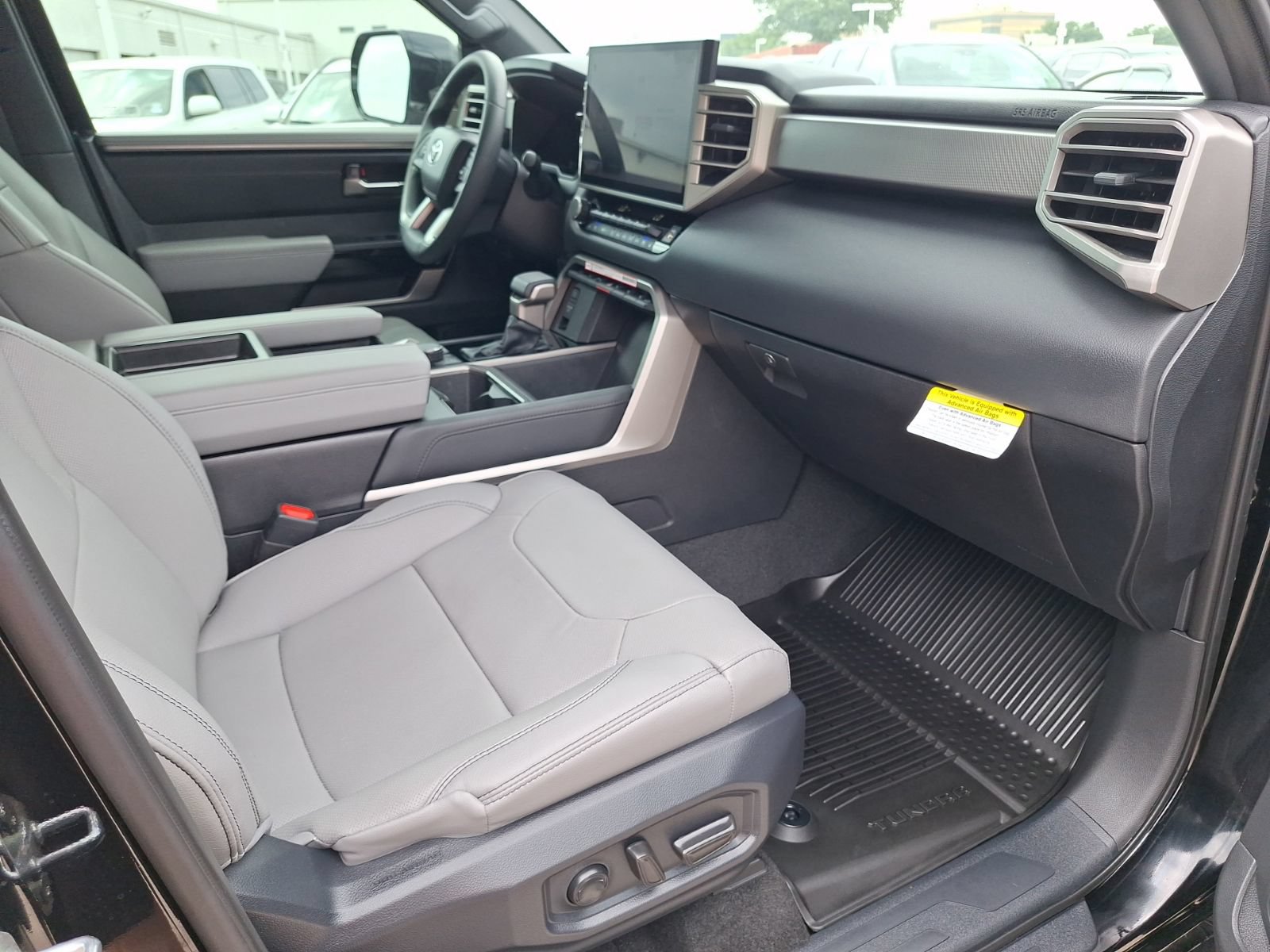 Used 2026 Toyota Tundra Limited AWD/4WD image 33