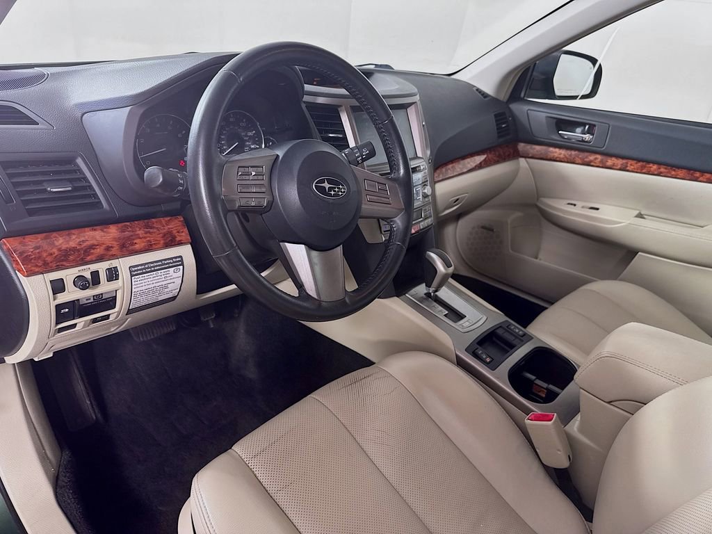 Used 2011 Subaru Outback 2.5i Limited image 9