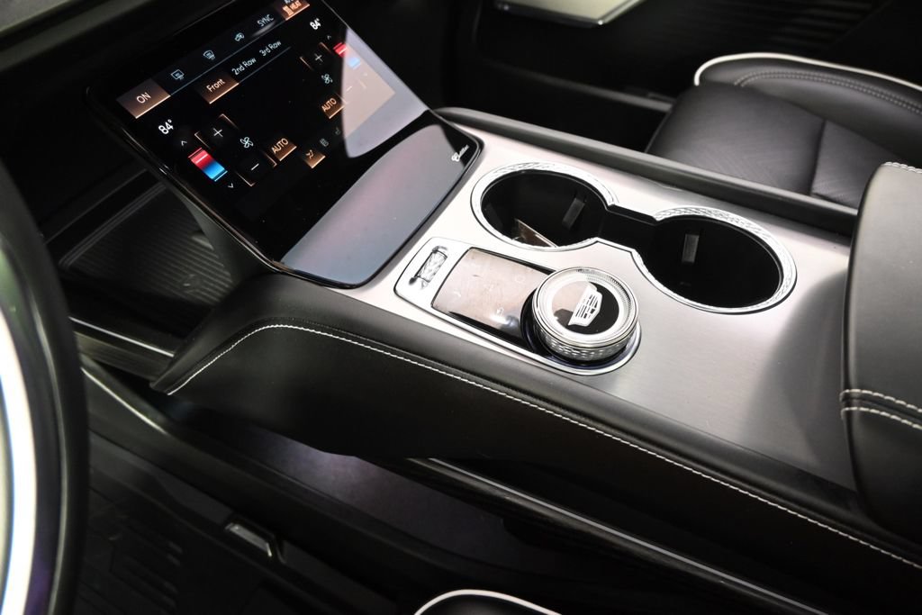 Certified 2026 Cadillac Vistiq Platinum w/ LPO, Floor Liner Package AWD/4WD image 33