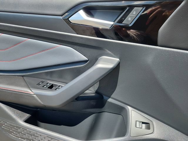 Certified 2025 Volkswagen Jetta GLI Autobahn FWD image 6
