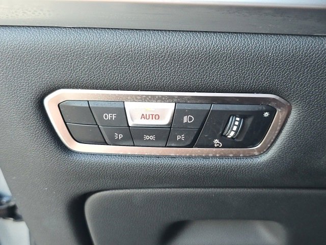 Used 2023 BMW X7 M60i w/ Executive Package image 26