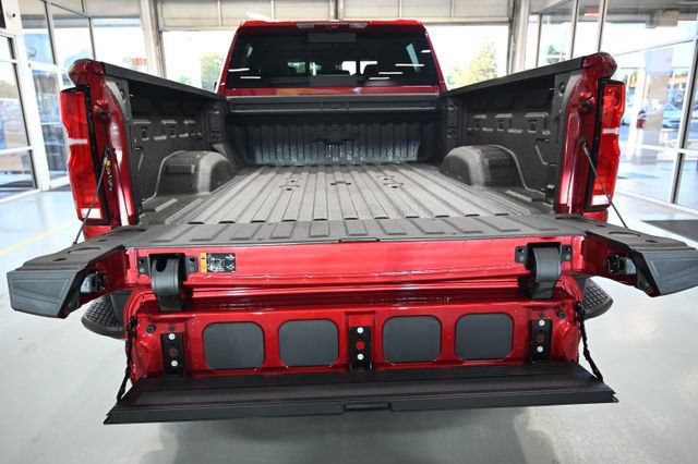 New 2026 Chevrolet Silverado 2500 High Country w/ High Country Premium Package AWD/4WD image 9