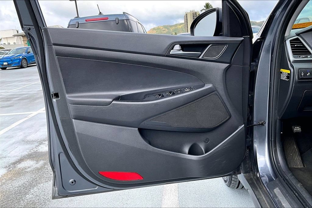 Used 2016 Hyundai Tucson Limited w/ Option Group 03 FWD image 18