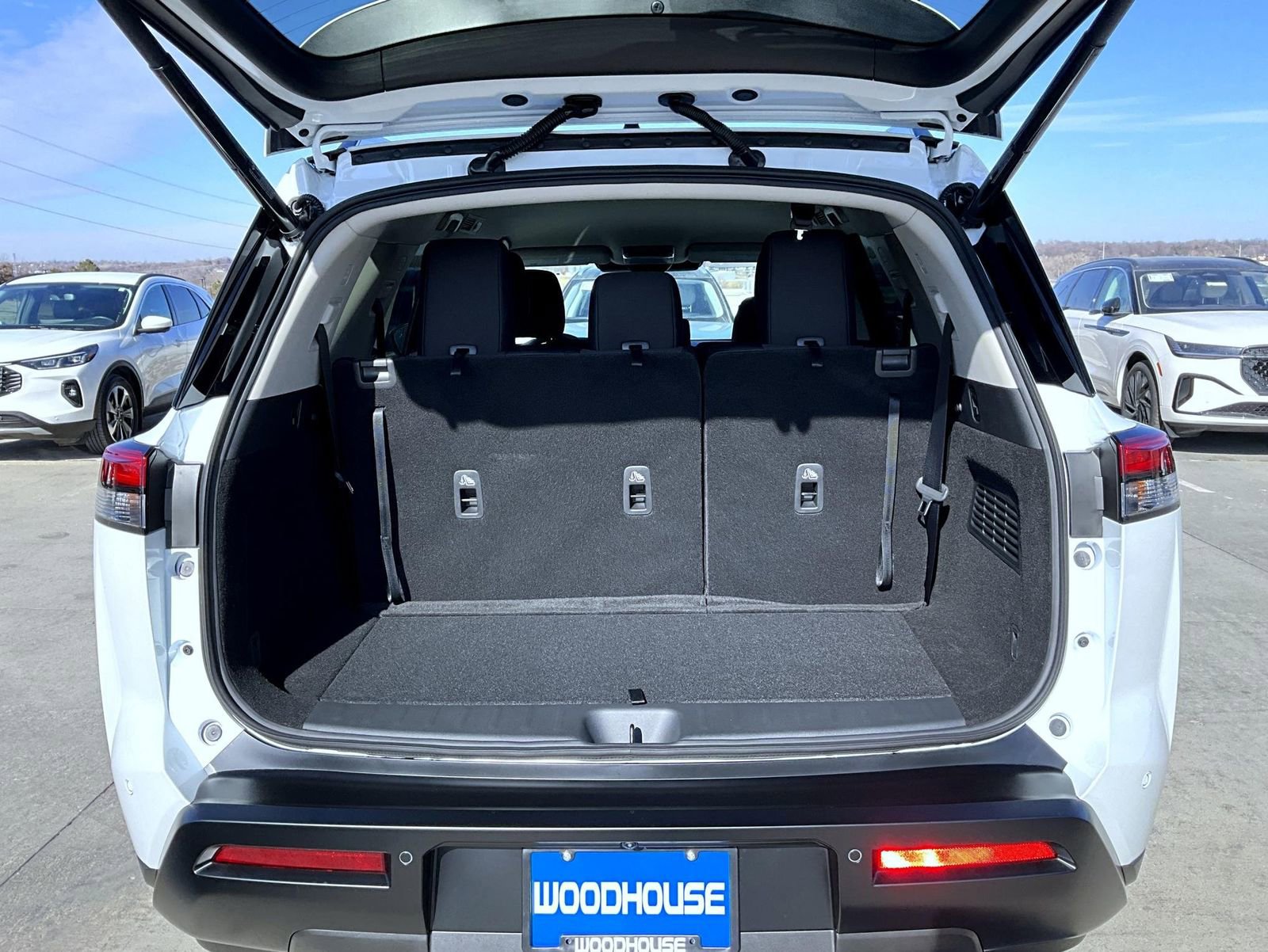 New 2026 Nissan Pathfinder SV image 9