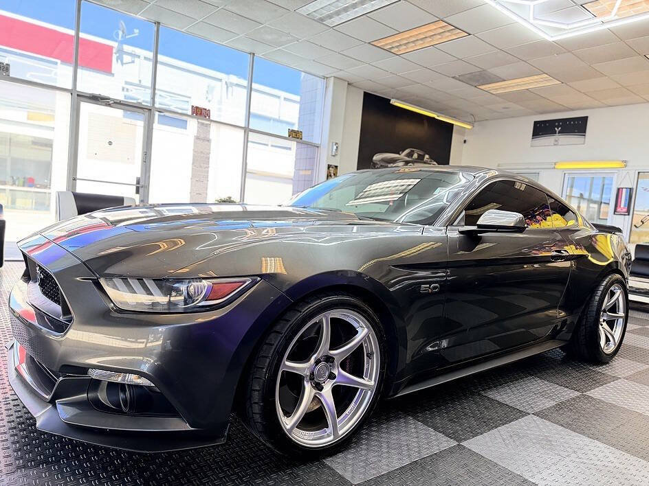 Used 2017 Ford Mustang GT w/ GT Performance Package RWD image 1