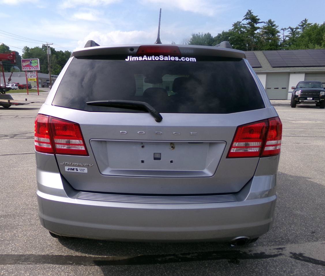 Used 2016 Dodge Journey SE w/ Flexible Seating Group FWD image 4