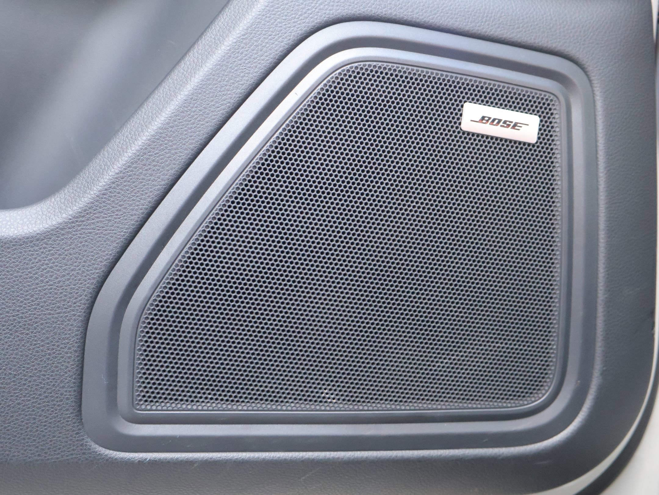 Used 2022 Porsche Macan image 15