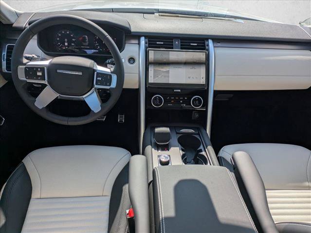 New 2025 Land Rover Discovery Dynamic SE AWD/4WD image 15