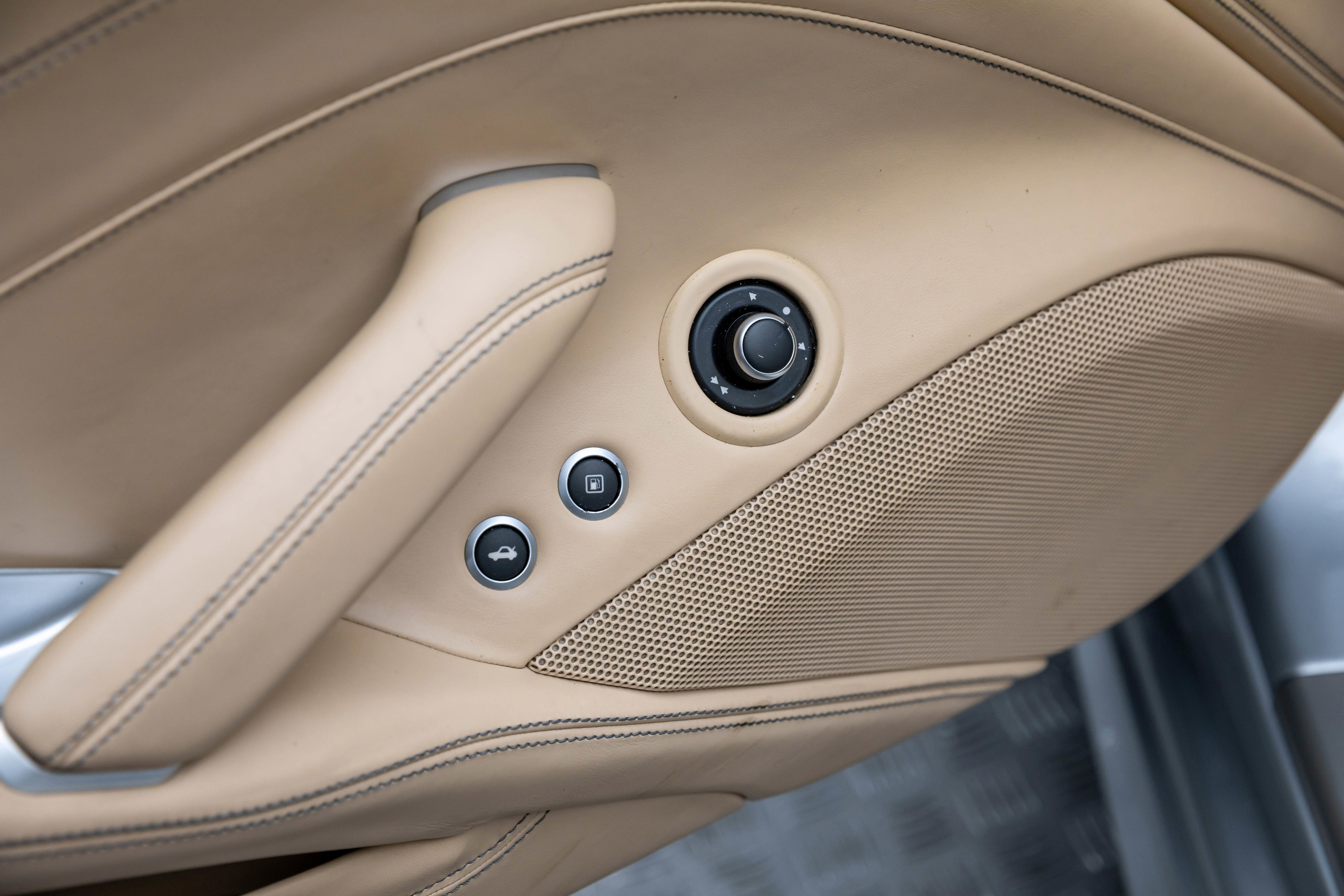 Certified 2016 Ferrari California T image 13