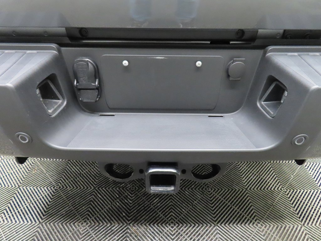 Used 2025 Ford F350 Lariat w/ Black Appearance Package image 48