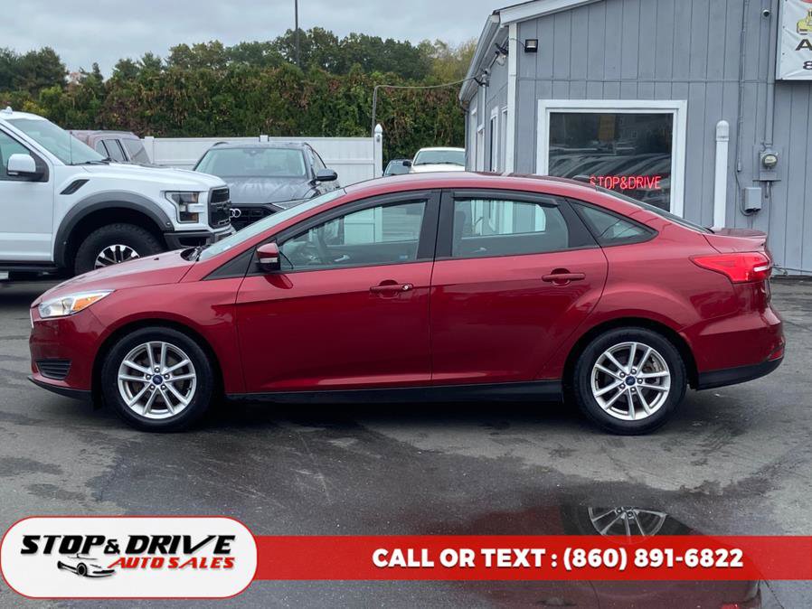 Used 2017 Ford Focus SE image 2