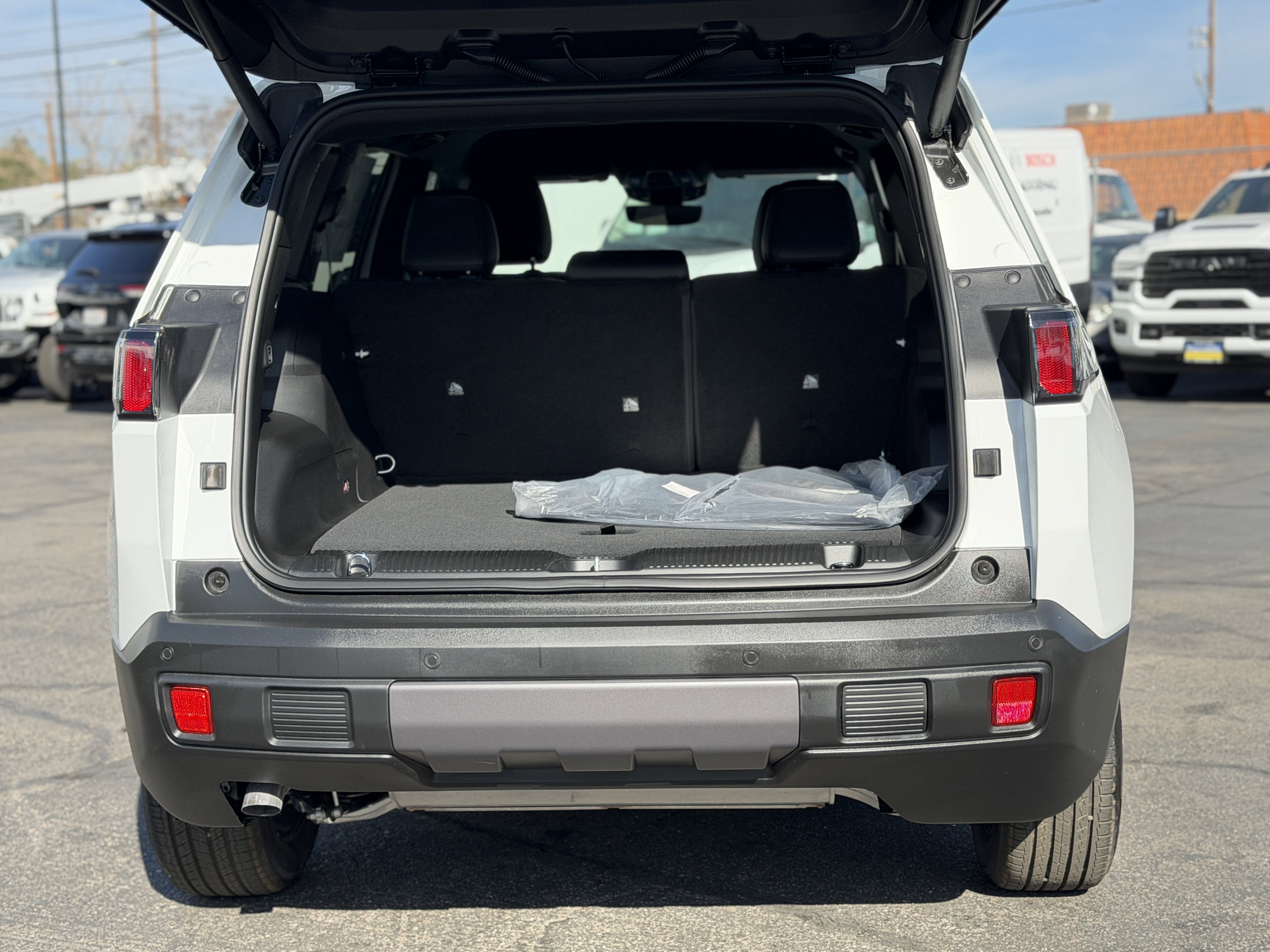 New 2026 Jeep Cherokee Limited AWD/4WD image 16